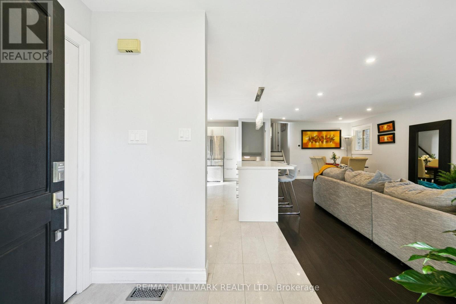 2251 Carol Road, Oakville, Ontario L6J 5K9 - Photo 7 - W12519514