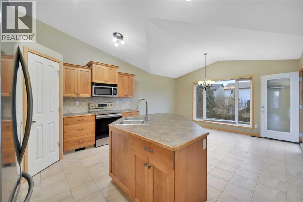 56 Allwright Close, Red Deer, Alberta  T4R 3P2 - Photo 8 - A2268151