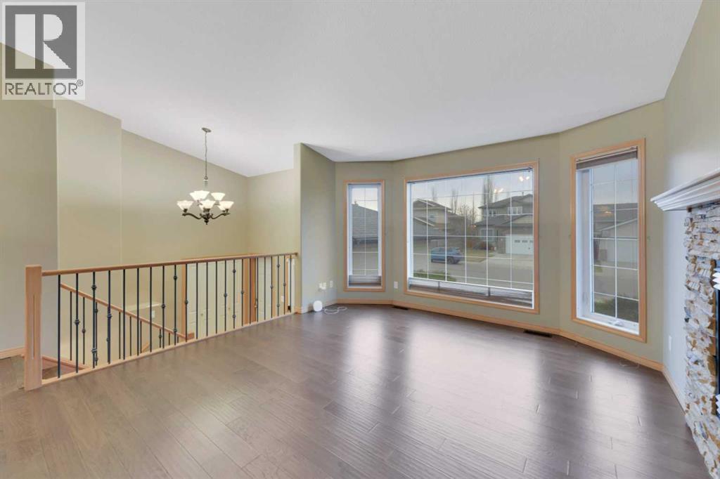 56 Allwright Close, Red Deer, Alberta  T4R 3P2 - Photo 5 - A2268151