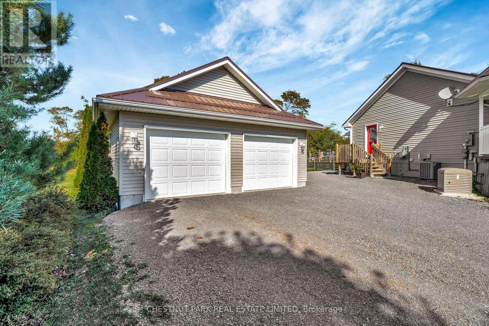 28 Huycks Point Road, Prince Edward County, Ontario K0K 3L0 - Photo 3 - X12519584