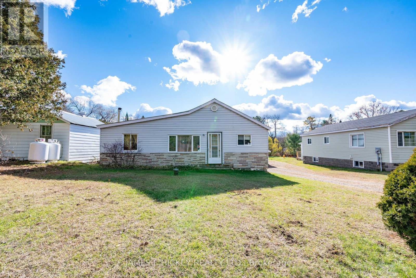 37103 HIGHWAY 17 HIGHWAY, Laurentian Hills, Ontario