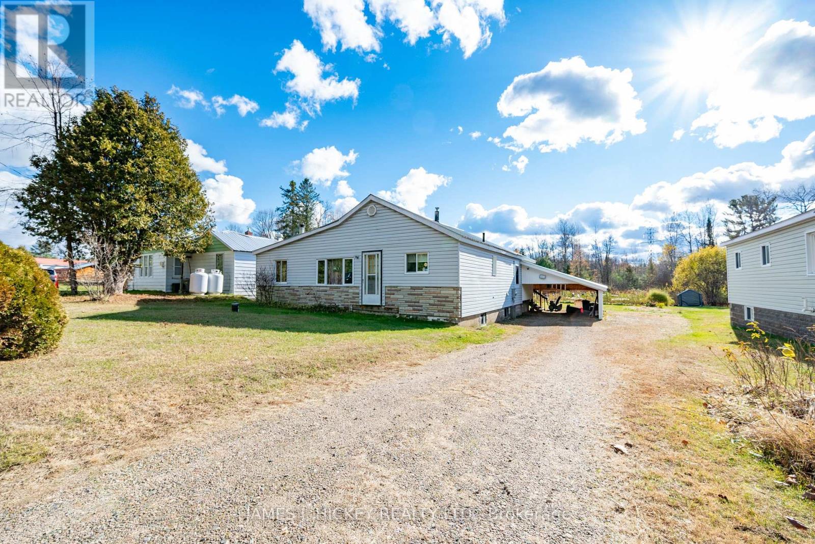 37103 Highway 17 Highway, Laurentian Hills, Ontario K0J 2H0 - Photo 24 - X12519562
