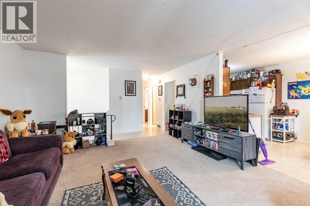 2555 & 2557 Thompson Crescent Se, Medicine Hat, Alberta  T1B 1C5 - Photo 7 - A2268165