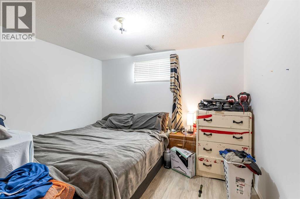 2555 & 2557 Thompson Crescent Se, Medicine Hat, Alberta  T1B 1C5 - Photo 19 - A2268165