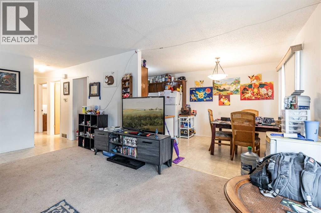 2555 & 2557 Thompson Crescent Se, Medicine Hat, Alberta  T1B 1C5 - Photo 6 - A2268165