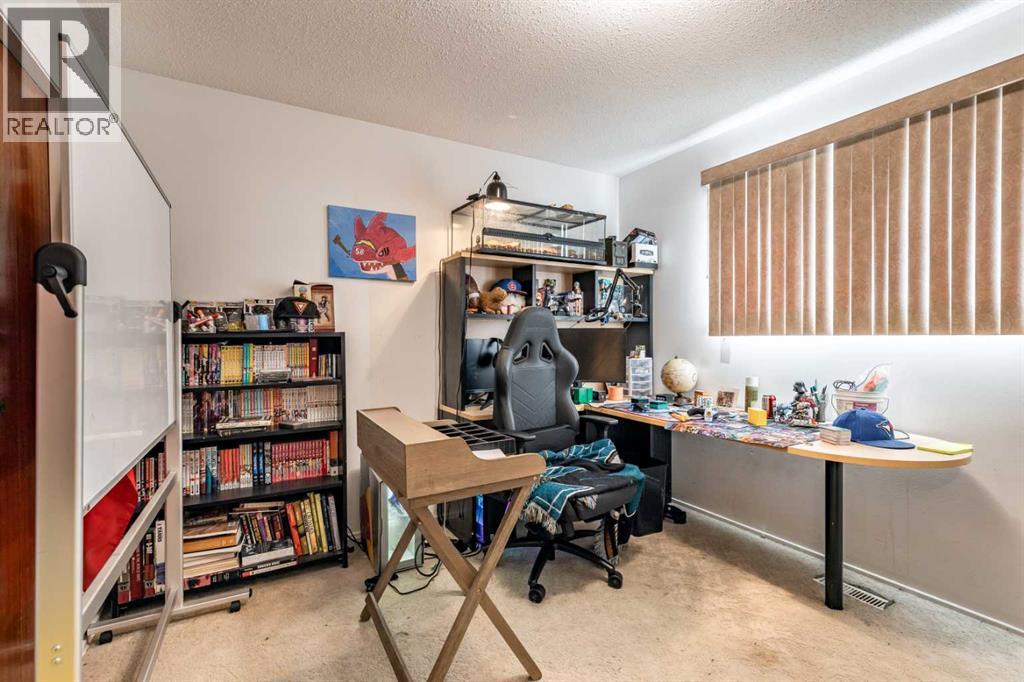 2555 & 2557 Thompson Crescent Se, Medicine Hat, Alberta  T1B 1C5 - Photo 15 - A2268165