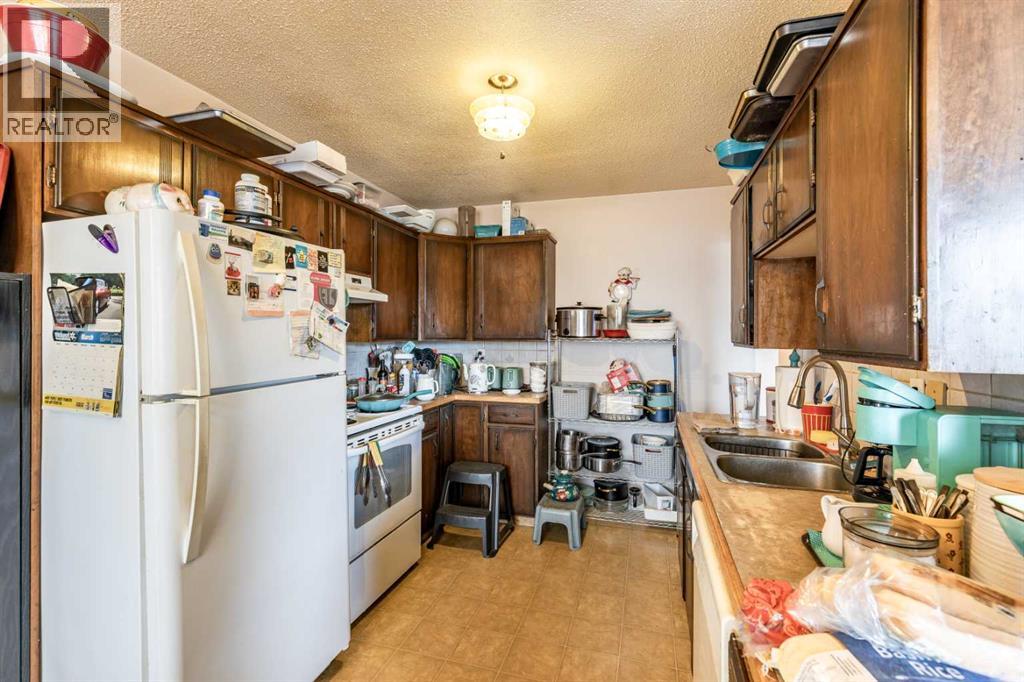 2555 & 2557 Thompson Crescent Se, Medicine Hat, Alberta  T1B 1C5 - Photo 34 - A2268165