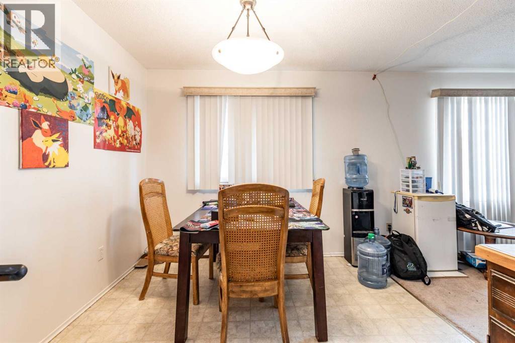 2555 & 2557 Thompson Crescent Se, Medicine Hat, Alberta  T1B 1C5 - Photo 9 - A2268165