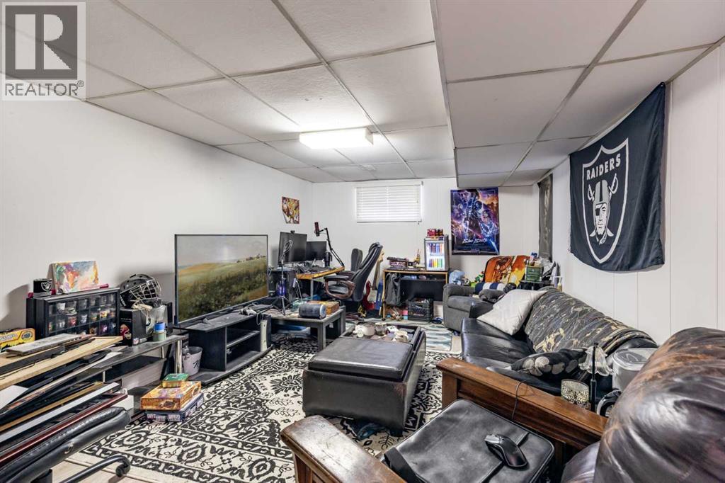 2555 & 2557 Thompson Crescent Se, Medicine Hat, Alberta  T1B 1C5 - Photo 21 - A2268165