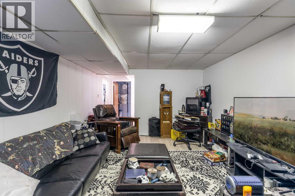 2555 & 2557 Thompson Crescent Se, Medicine Hat, Alberta  T1B 1C5 - Photo 22 - A2268165