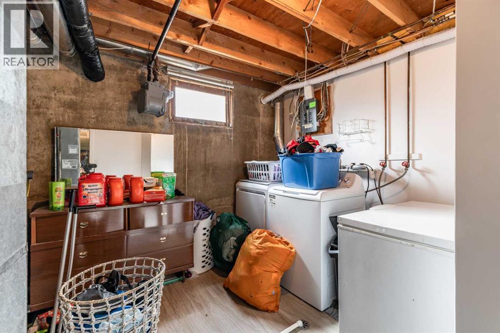 2555 & 2557 Thompson Crescent Se, Medicine Hat, Alberta  T1B 1C5 - Photo 25 - A2268165