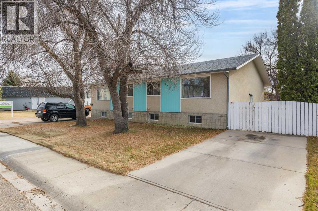 2555 & 2557 Thompson Crescent Se, Medicine Hat, Alberta  T1B 1C5 - Photo 27 - A2268165