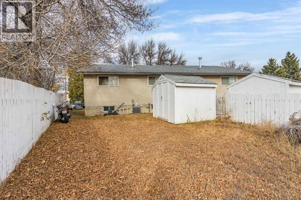 2555 & 2557 Thompson Crescent Se, Medicine Hat, Alberta  T1B 1C5 - Photo 29 - A2268165