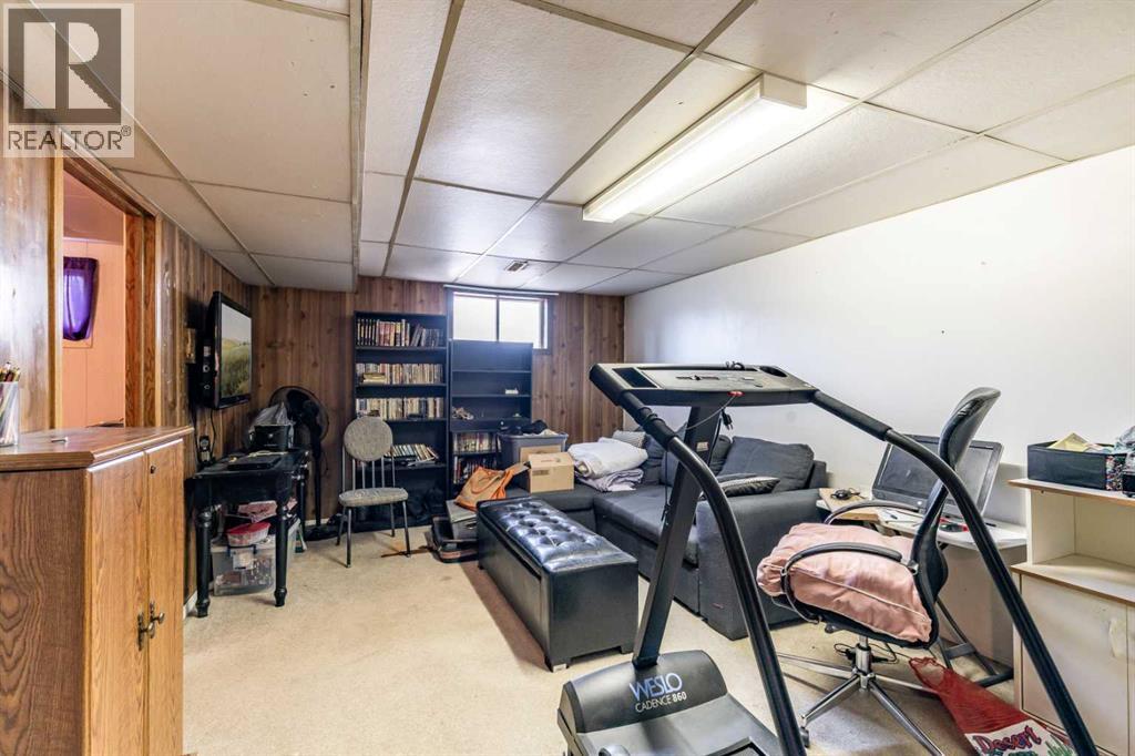 2555 & 2557 Thompson Crescent Se, Medicine Hat, Alberta  T1B 1C5 - Photo 44 - A2268165