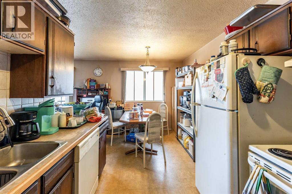 2555 & 2557 Thompson Crescent Se, Medicine Hat, Alberta  T1B 1C5 - Photo 35 - A2268165