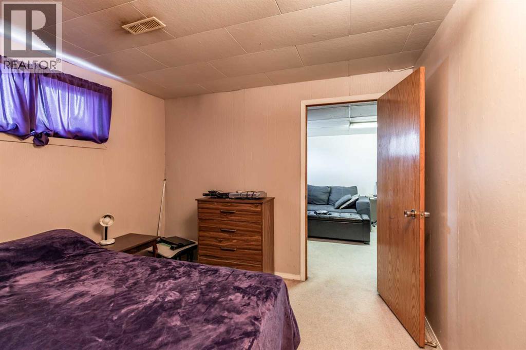 2555 & 2557 Thompson Crescent Se, Medicine Hat, Alberta  T1B 1C5 - Photo 47 - A2268165