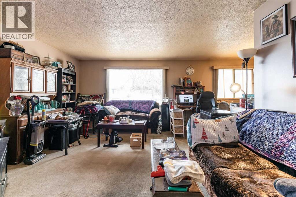 2555 & 2557 Thompson Crescent Se, Medicine Hat, Alberta  T1B 1C5 - Photo 33 - A2268165