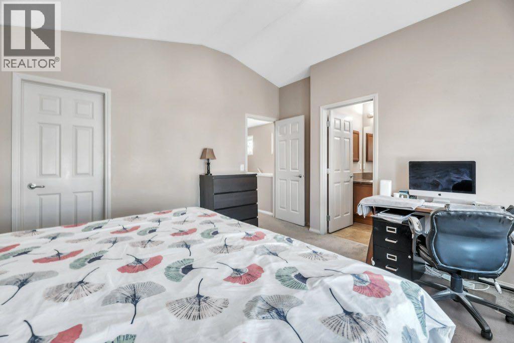 319 Saddlebrook Circle E, Calgary, Alberta  T3J 0J9 - Photo 21 - A2258515