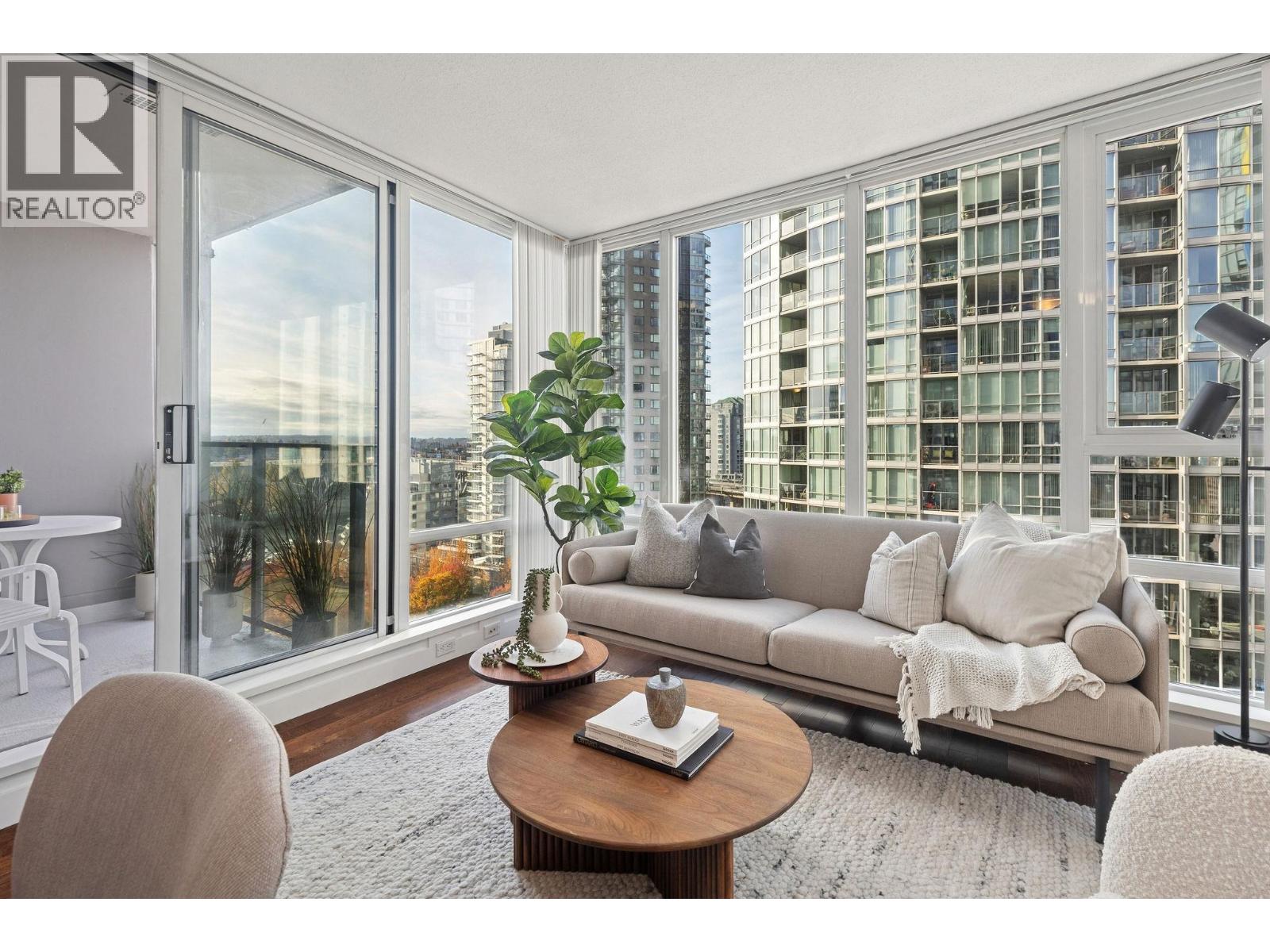 1705 1438 Richards Street, Vancouver, British Columbia V6Z 3B8 - Photo 2 - R3064626