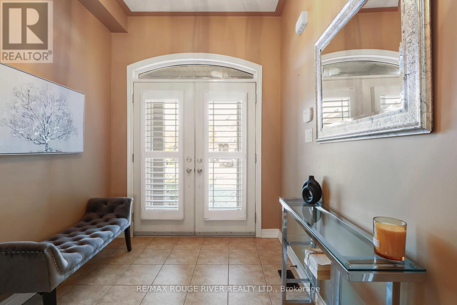 1932 Treetop Way, Pickering, Ontario  L1V 0B4 - Photo 2 - E12517804