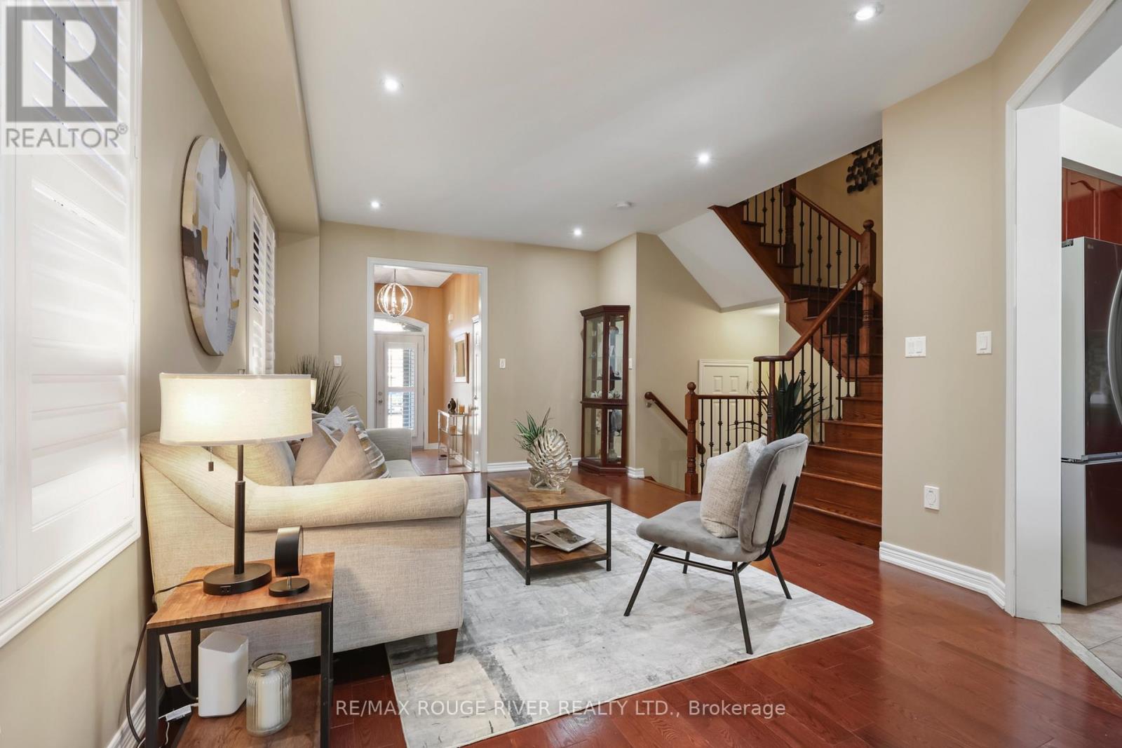 1932 Treetop Way, Pickering, Ontario  L1V 0B4 - Photo 4 - E12517804