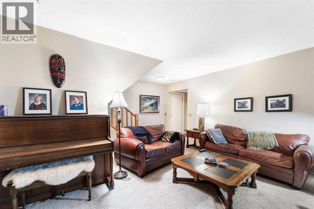 48 Thornwood Close Nw, Calgary, Alberta  T2K 5K3 - Photo 39 - A2262334