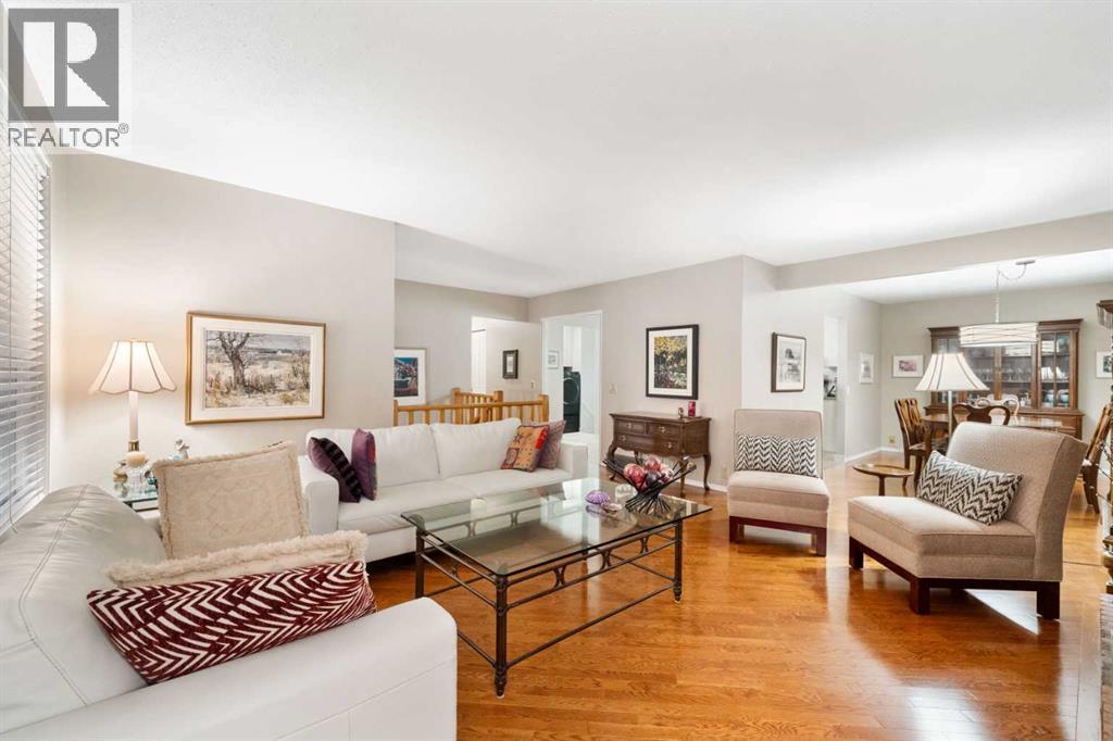 48 Thornwood Close Nw, Calgary, Alberta  T2K 5K3 - Photo 10 - A2262334