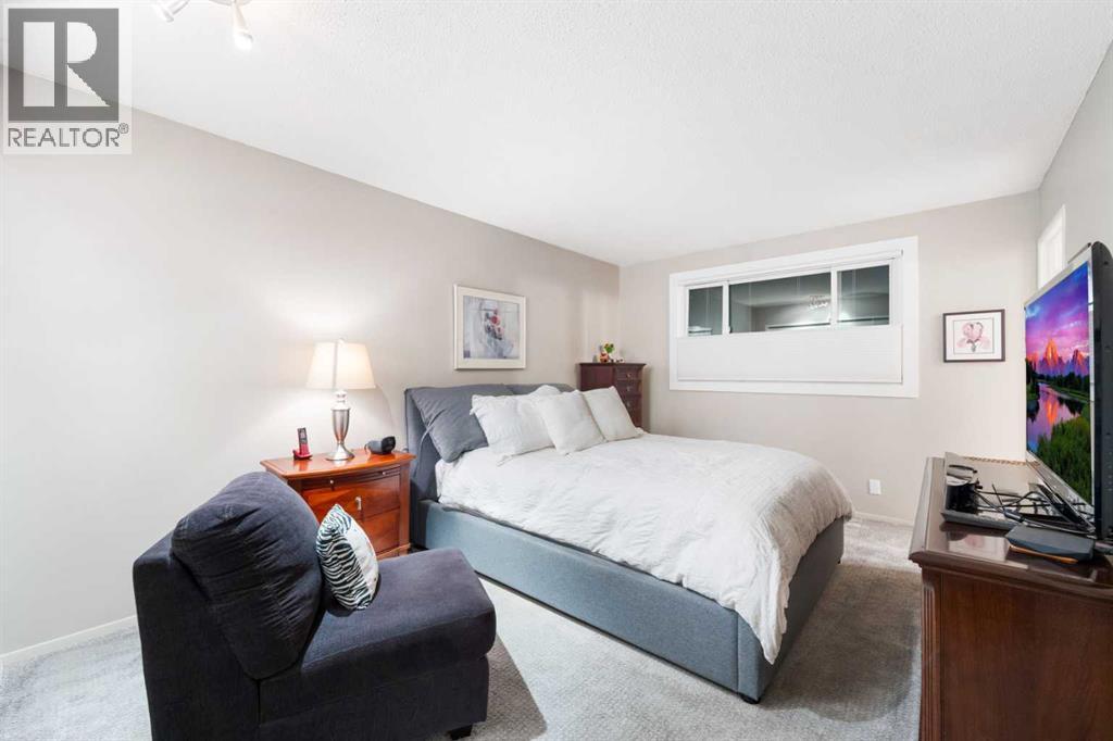 48 Thornwood Close Nw, Calgary, Alberta  T2K 5K3 - Photo 24 - A2262334