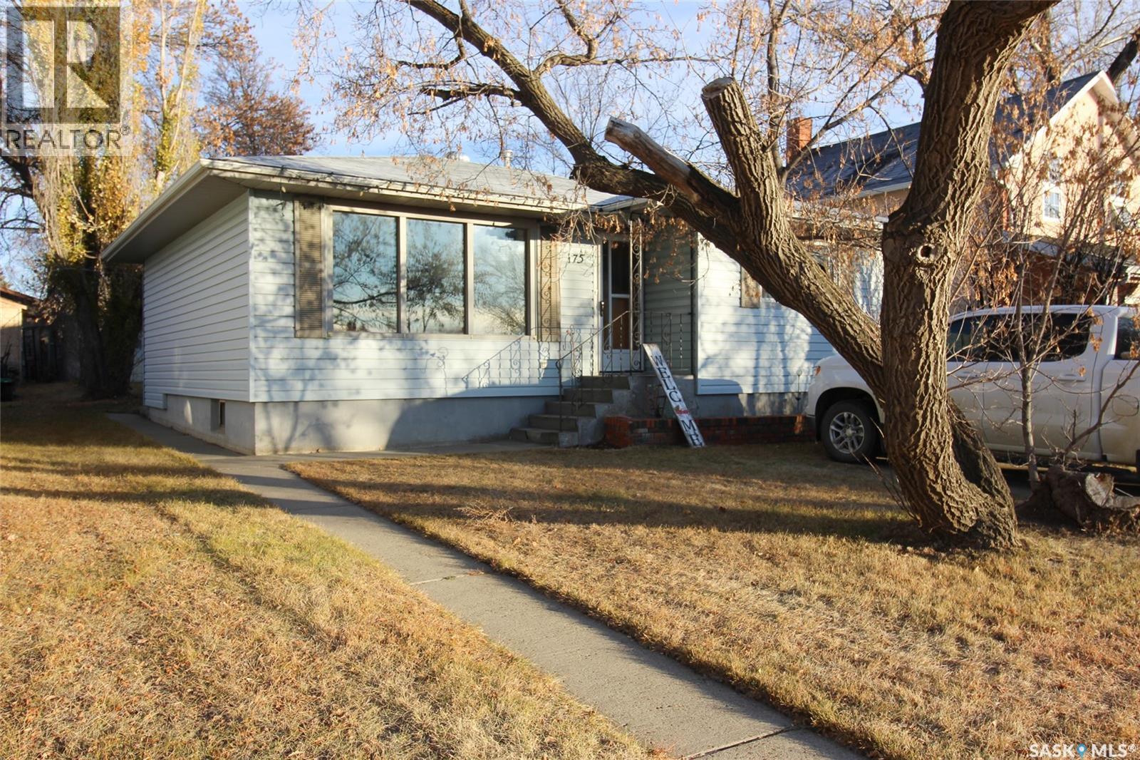 175 6th AVENUE W, Shaunavon, Saskatchewan