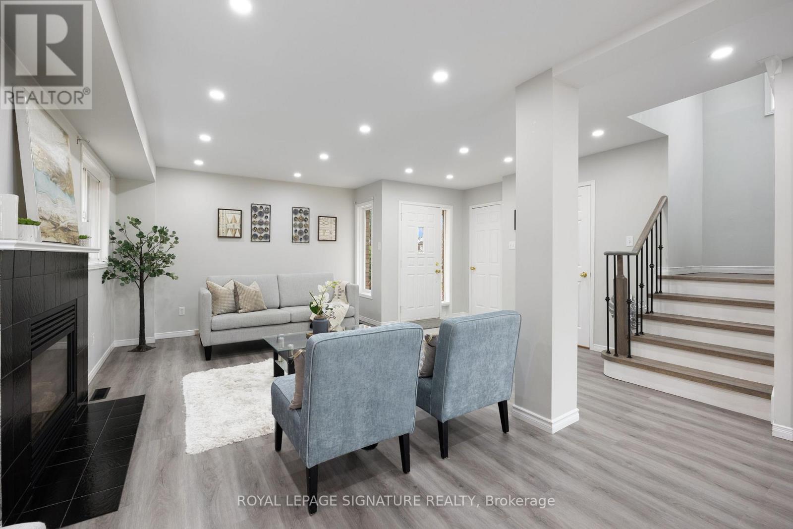 124 Laidlaw Drive, Barrie, Ontario  L4N 7R9 - Photo 4 - S12519592