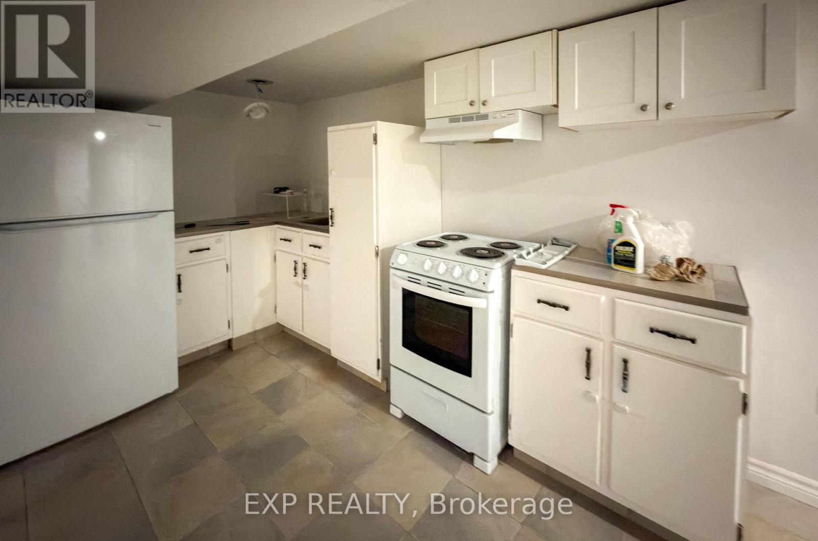 642 Base Line Road E, London South, Ontario  N6C 2R4 - Photo 21 - X12518570