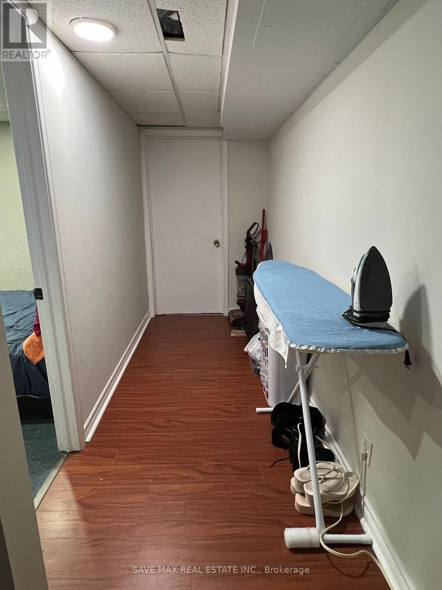 33 Piane Avenue, Brampton, Ontario  L6Y 4X8 - Photo 11 - W12519536