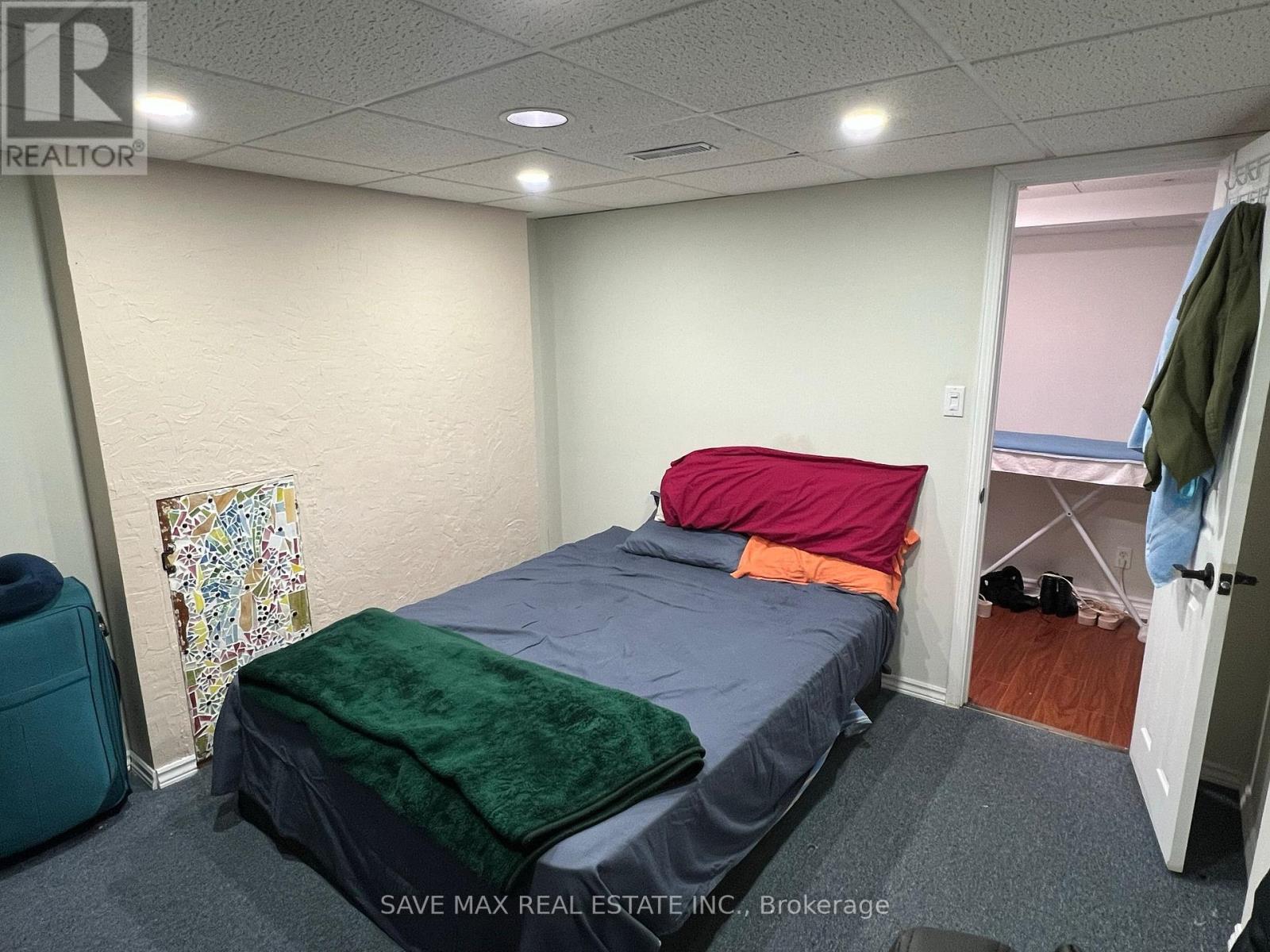 33 Piane Avenue, Brampton, Ontario  L6Y 4X8 - Photo 12 - W12519536