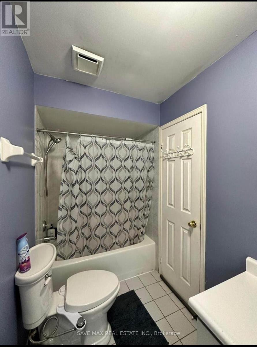 33 Piane Avenue, Brampton, Ontario  L6Y 4X8 - Photo 8 - W12519536