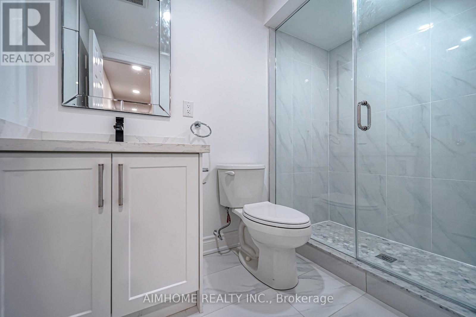 Lower - 345 Montego Road, Mississauga, Ontario  L5B 1C6 - Photo 2 - W12519572