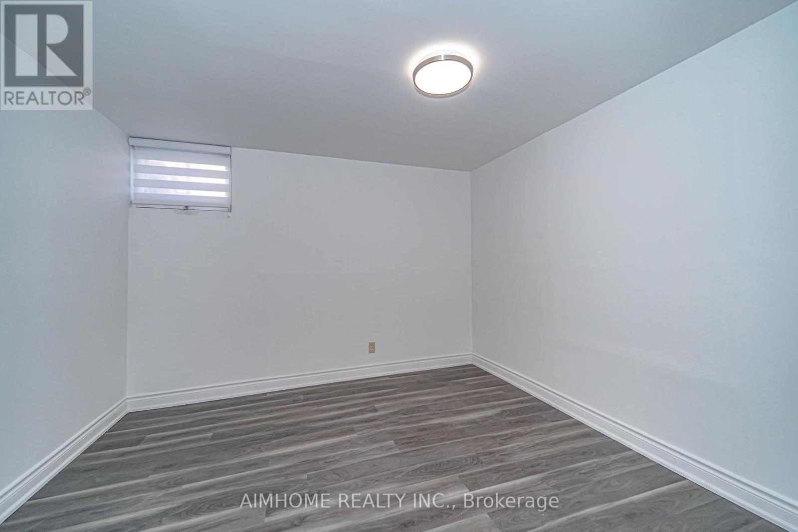 Lower - 345 Montego Road, Mississauga, Ontario  L5B 1C6 - Photo 4 - W12519572