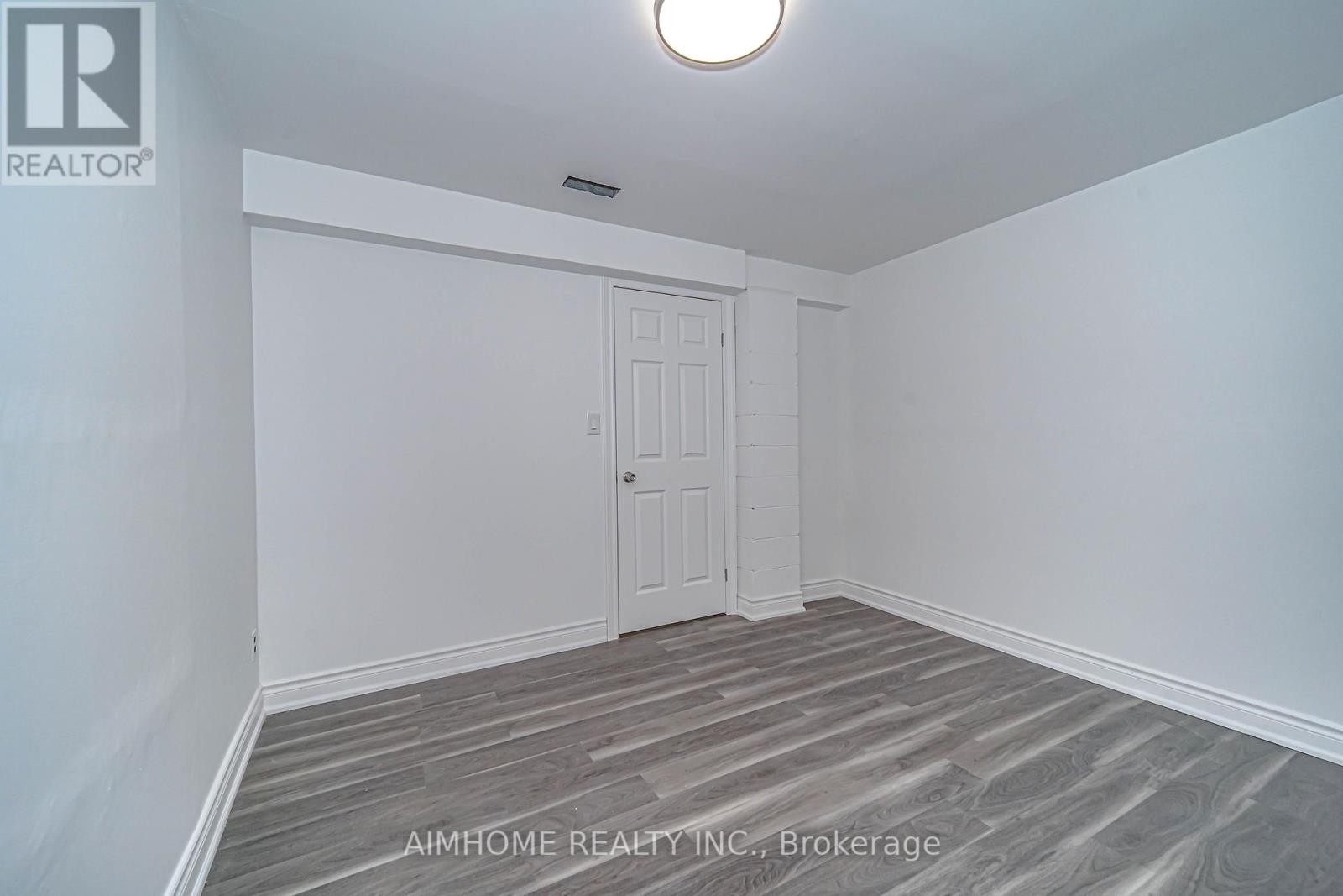 Lower - 345 Montego Road, Mississauga, Ontario  L5B 1C6 - Photo 5 - W12519572