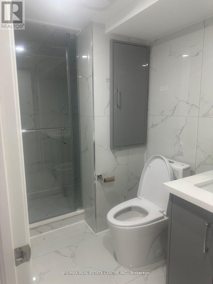 1529 Portsmouth Place, Mississauga, Ontario  L5M 7W1 - Photo 6 - W12519596