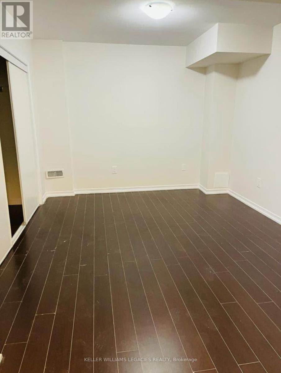 602 Remembrance Road, Brampton, Ontario  L7A 0C7 - Photo 4 - W12519612