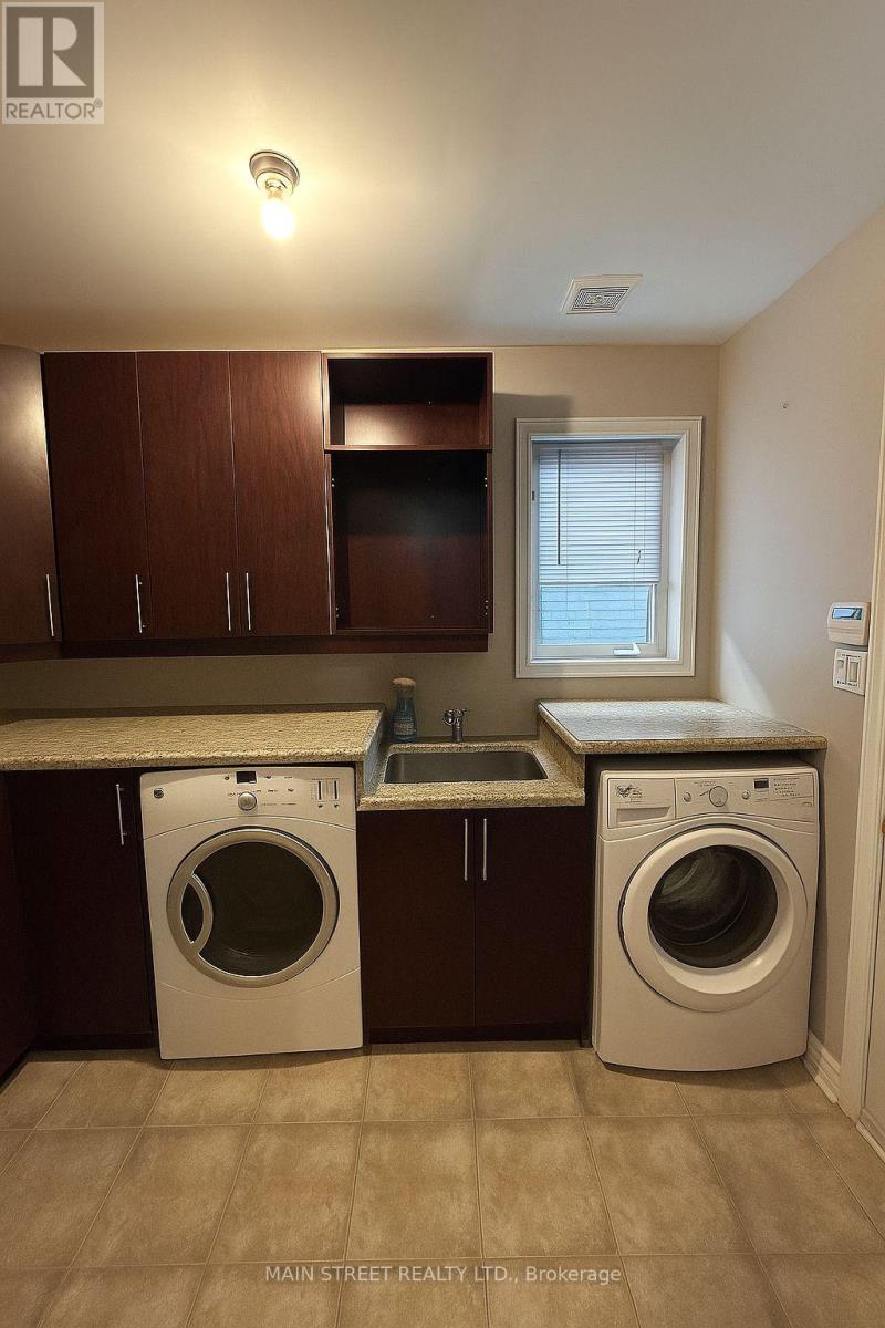 84 Pannahill Drive, Brampton, Ontario  L6P 3B3 - Photo 10 - W12519626