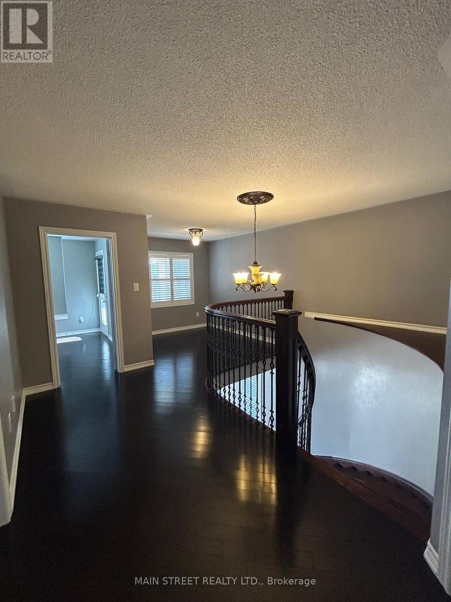 84 Pannahill Drive, Brampton, Ontario  L6P 3B3 - Photo 11 - W12519626