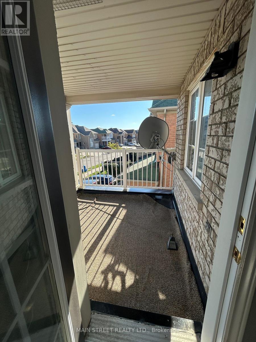 84 Pannahill Drive, Brampton, Ontario  L6P 3B3 - Photo 13 - W12519626