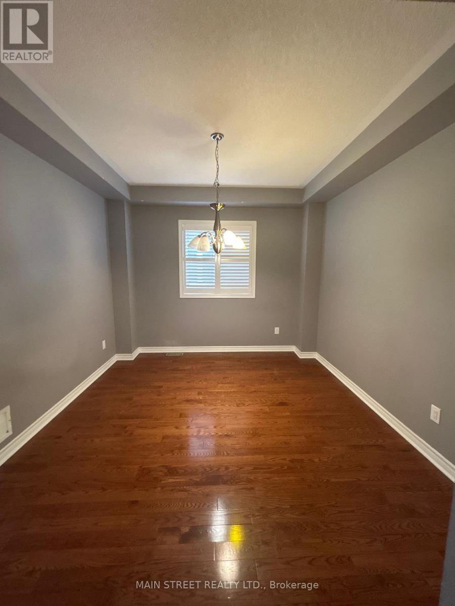 84 Pannahill Drive, Brampton, Ontario  L6P 3B3 - Photo 7 - W12519626