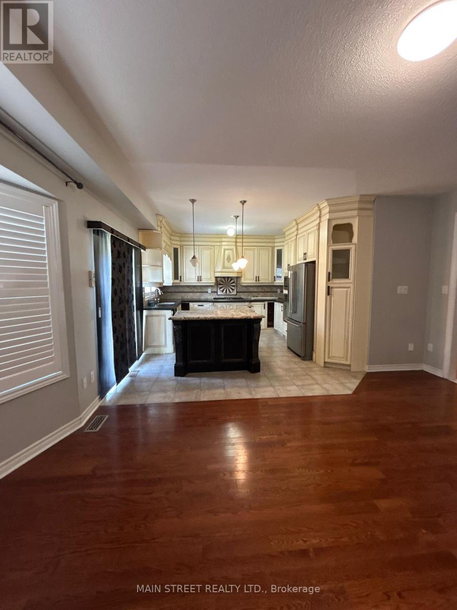 84 Pannahill Drive, Brampton, Ontario  L6P 3B3 - Photo 8 - W12519626