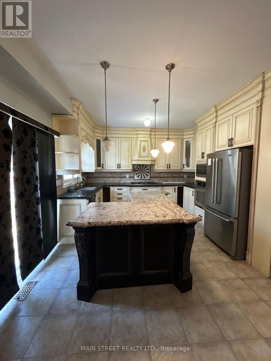 84 Pannahill Drive, Brampton, Ontario  L6P 3B3 - Photo 9 - W12519626