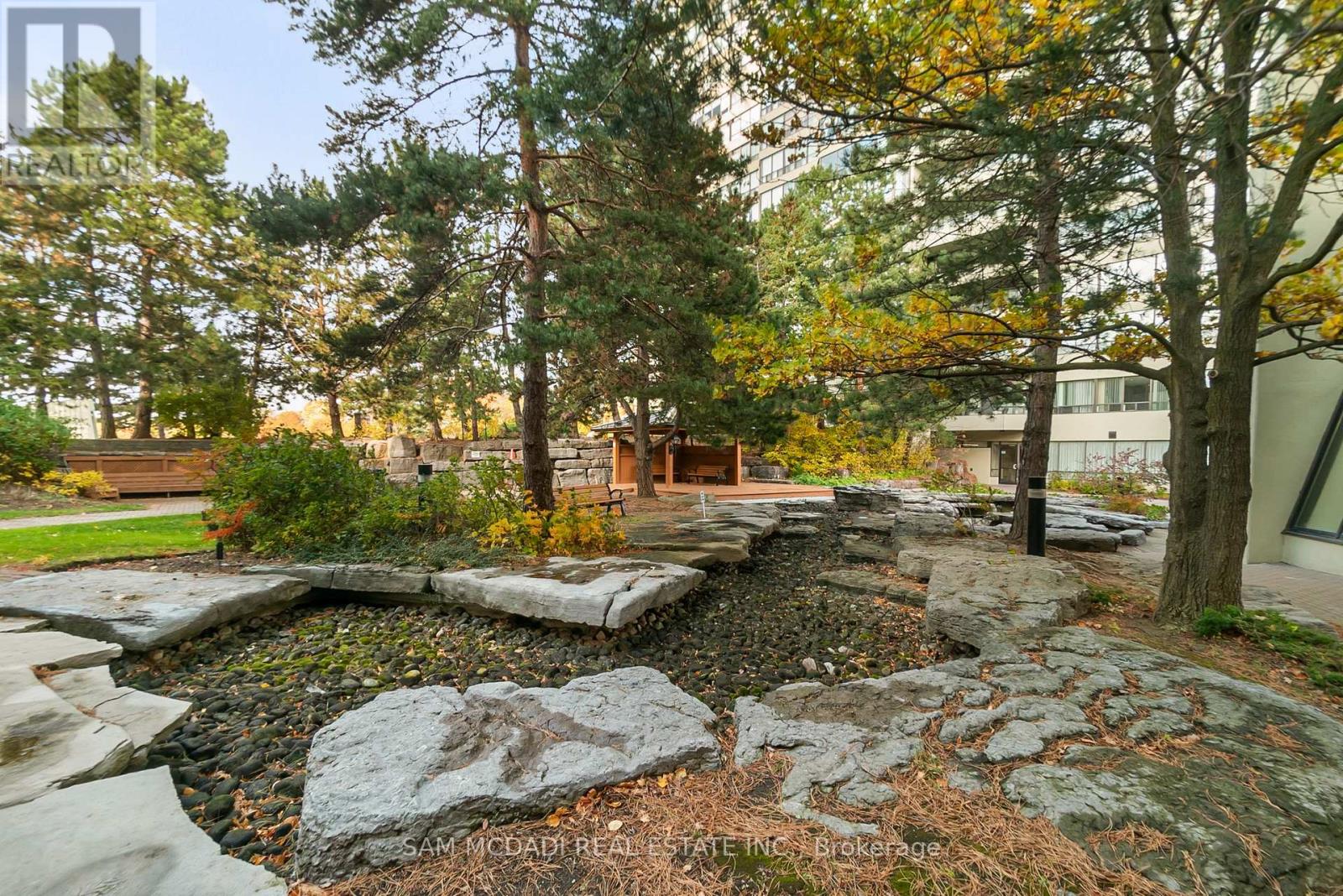 2106 - 24 Hanover Road S, Brampton, Ontario  L6S 5K8 - Photo 24 - W12519642