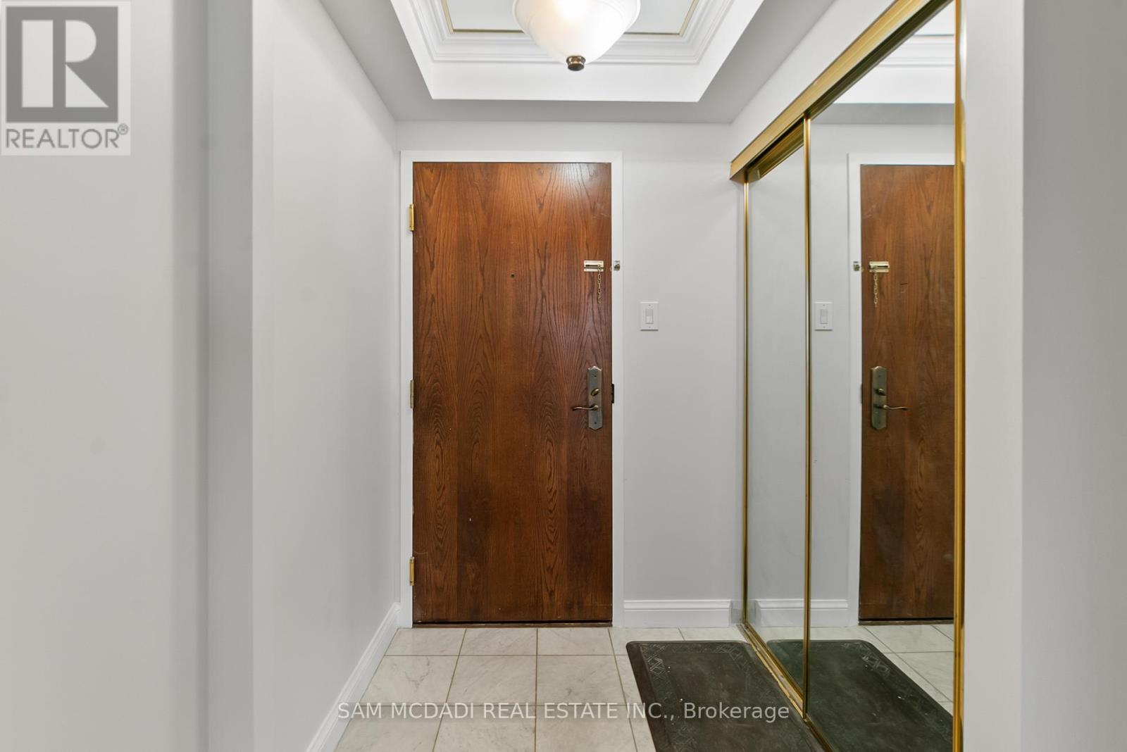 2106 - 24 Hanover Road S, Brampton, Ontario  L6S 5K8 - Photo 5 - W12519642