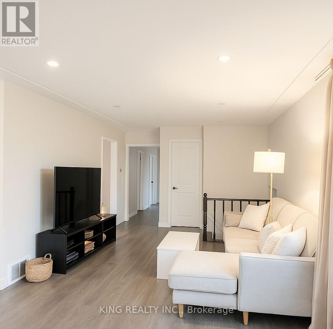 290 Lincoln Road, Waterloo, Ontario  N2J 2P5 - Photo 18 - X12445453