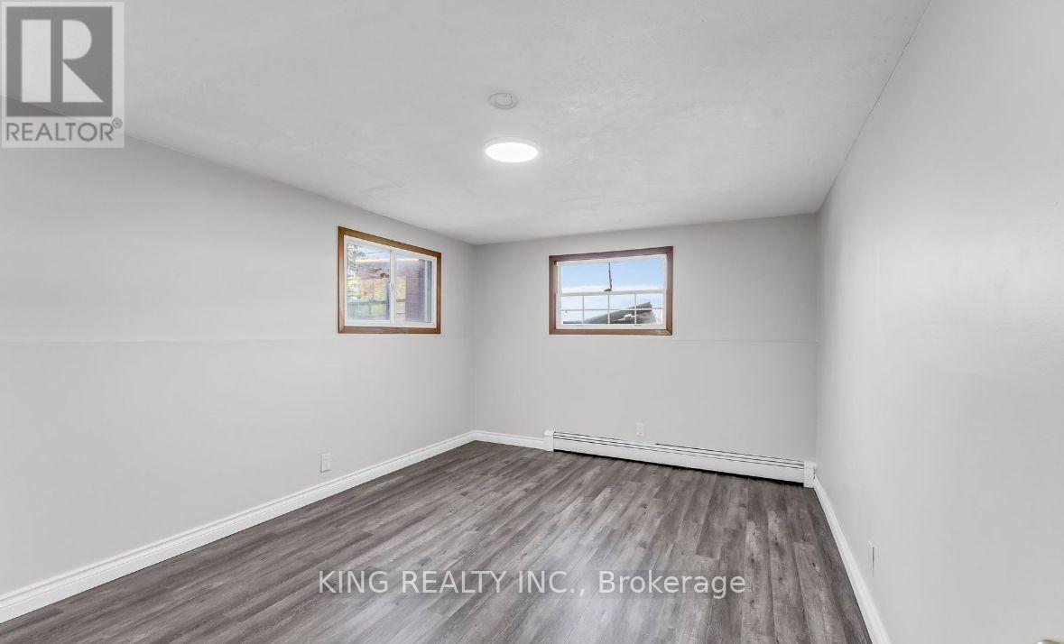 290 Lincoln Road, Waterloo, Ontario  N2J 2P5 - Photo 23 - X12445453