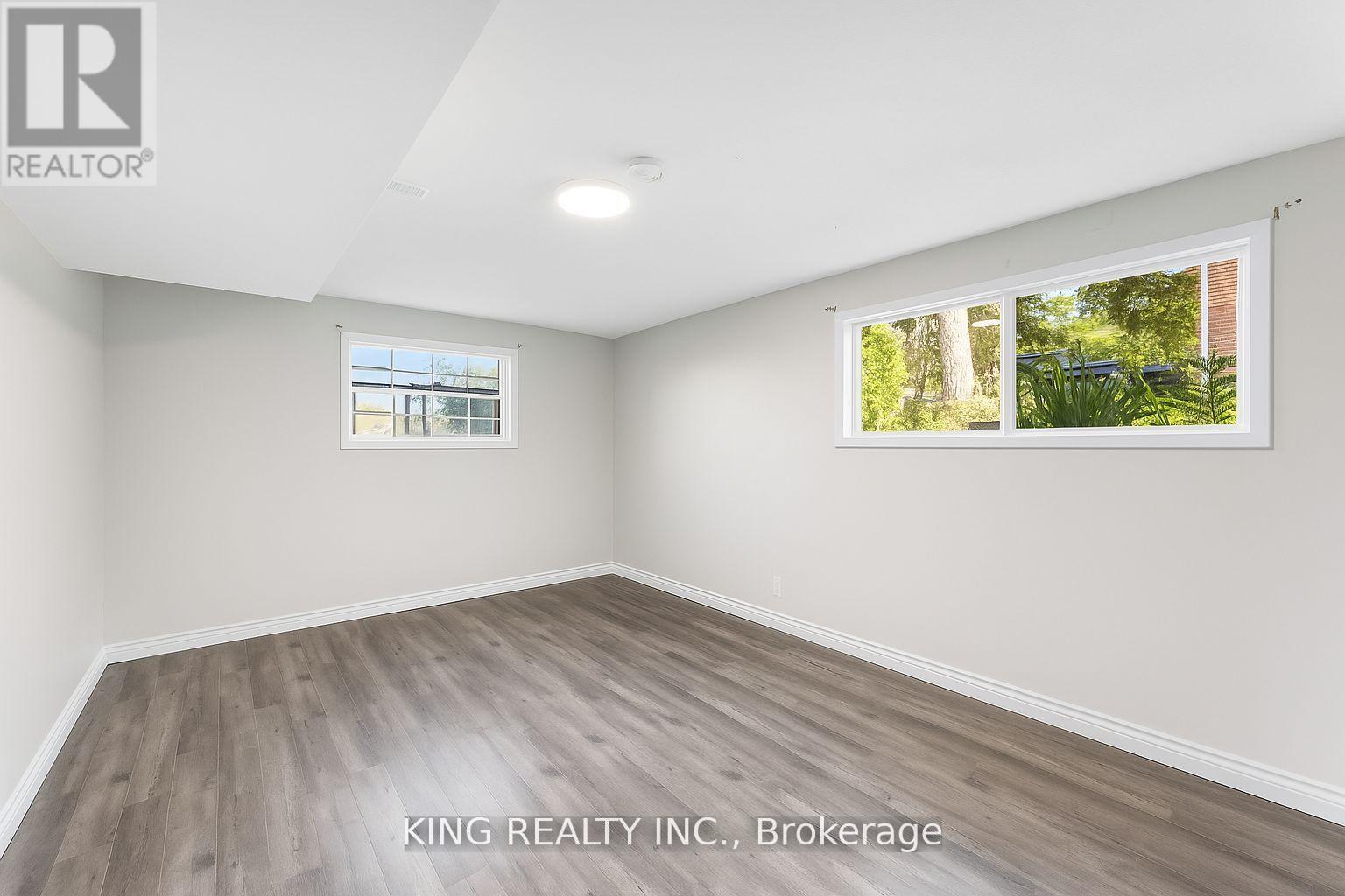 290 Lincoln Road, Waterloo, Ontario  N2J 2P5 - Photo 24 - X12445453